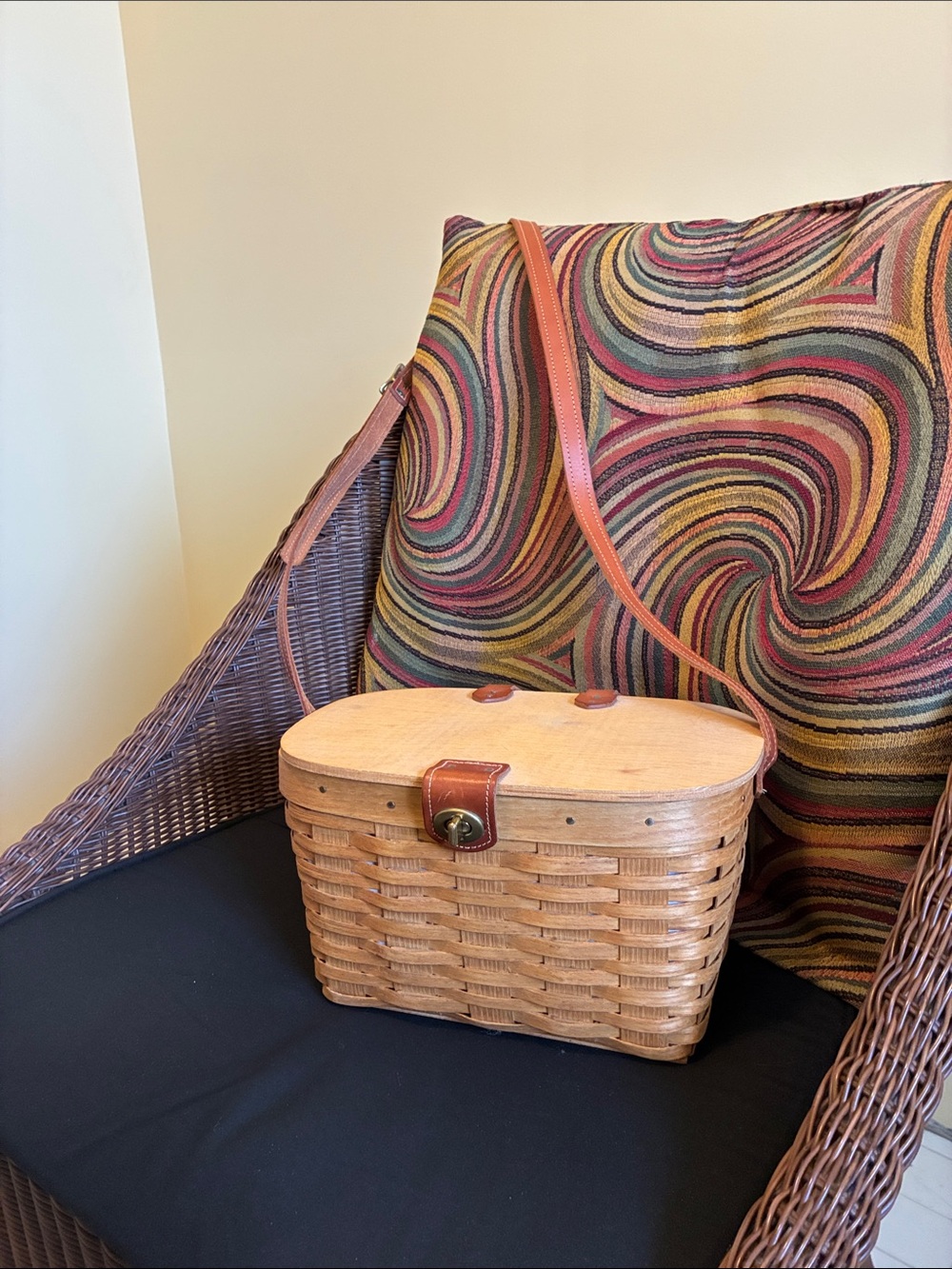 Woven Basket-Style Shoulder Bag with Leather Strap - Natural/Tan